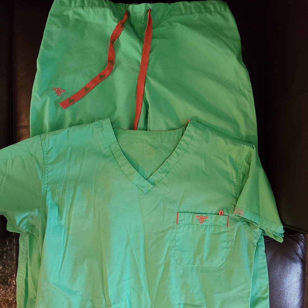 Women's scrubs medium 1 pair